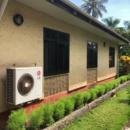 Tatys Homestay Daressalam Exterior foto